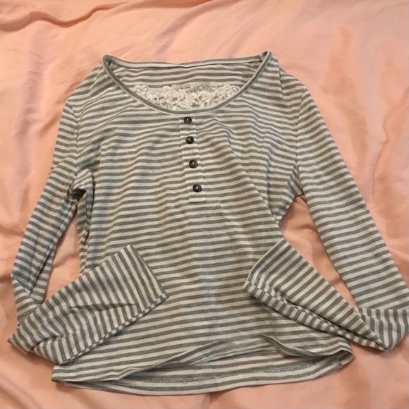 5/30% off - Cute top Grey stripe button - Picture 2 of 3
